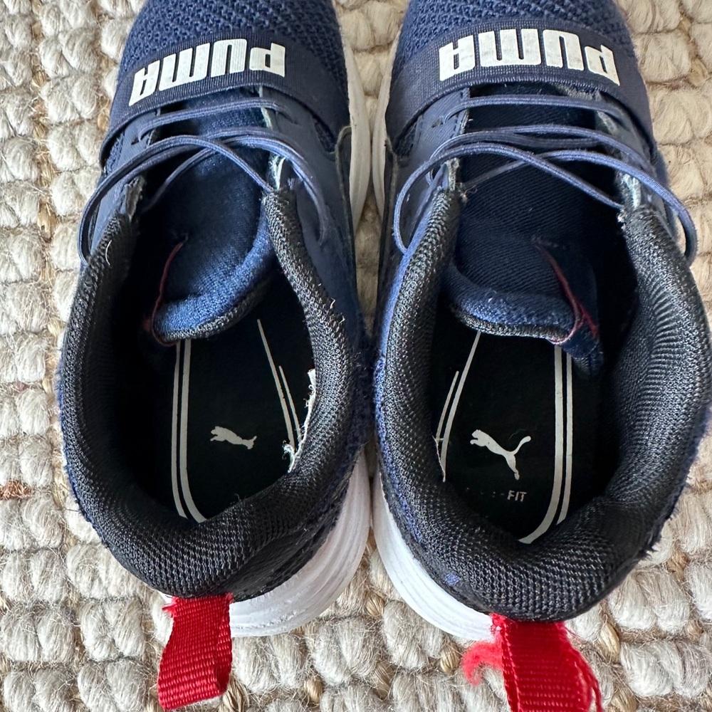 Puma shoes size 10c for toddler size 4T - Picture 8 of 8